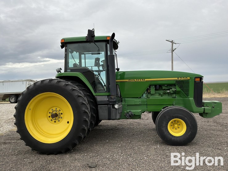 1995-john-deere-8200-image-4