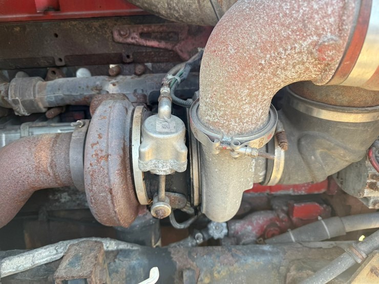 #1262-•-2004-international-9400i-6x4-sleeper-cab-truck-tractor-image-22