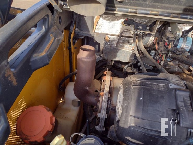 2022-deere-325g-image-28