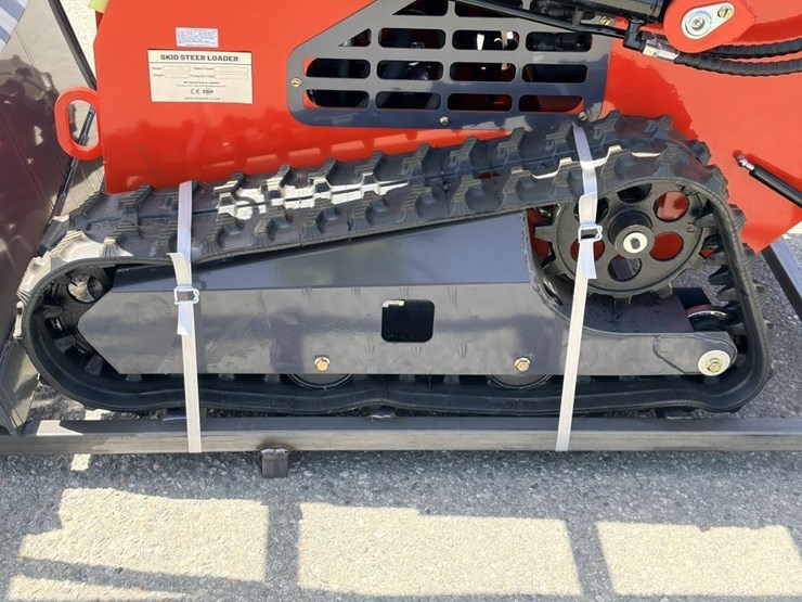 2026-zjg-zj-380-skid-steer-loader-image-8