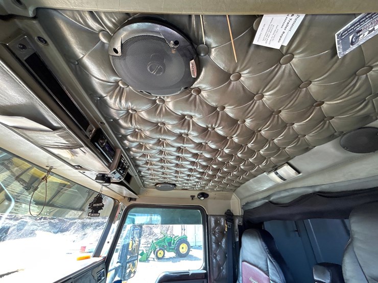 1999-kenworth-t600-image-70