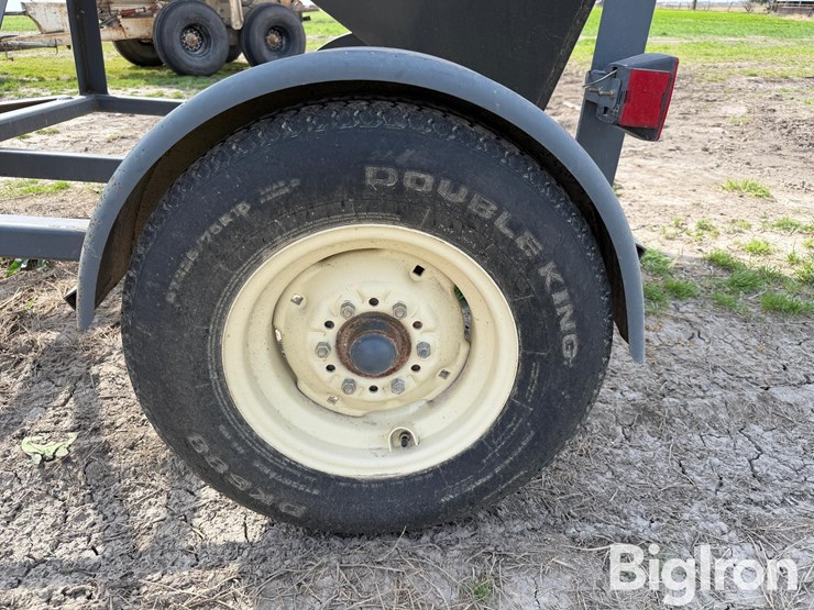 l-h-versa-tote-portable-feed-bin-image-20