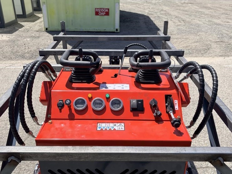 2026-zjg-zj-380-skid-steer-loader-image-10