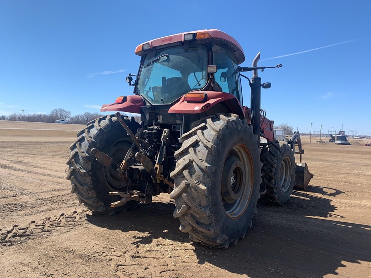 2011-case-ih-puma-140-tractor-image-5