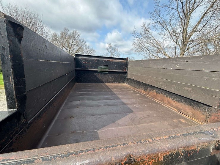 2009-ford-f550-image-9