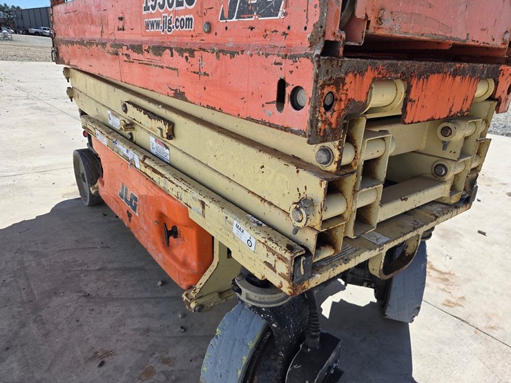 2017-jlg-1930es-image-10