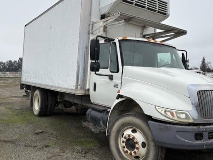 2006-international-durastar-4200-image-3