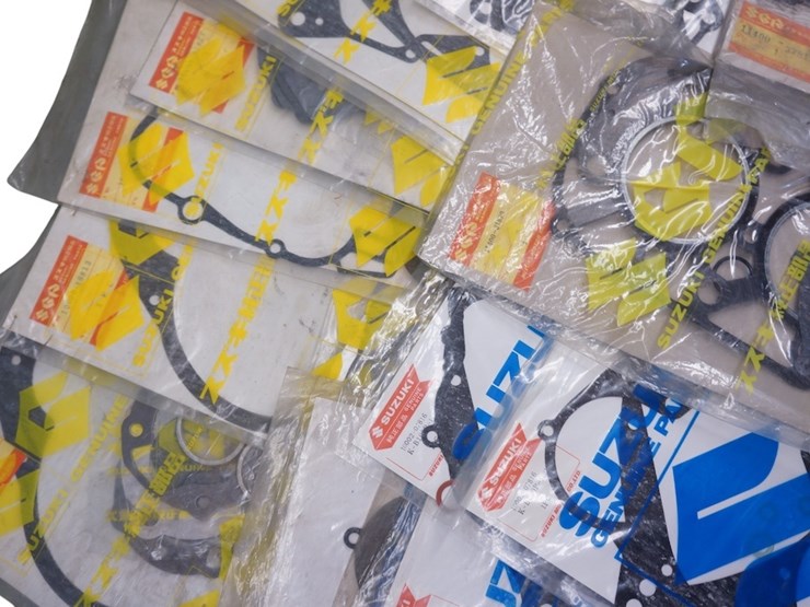 gaskets---suzuki-miscellaneous-parts-lot-image-7
