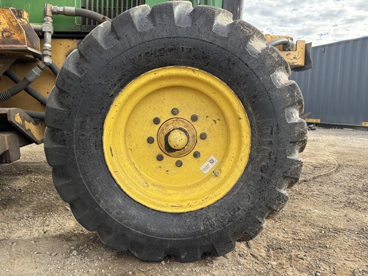 2001-john-deere-6410-image-30