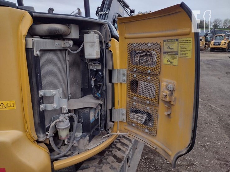 2020-deere-35g-image-36