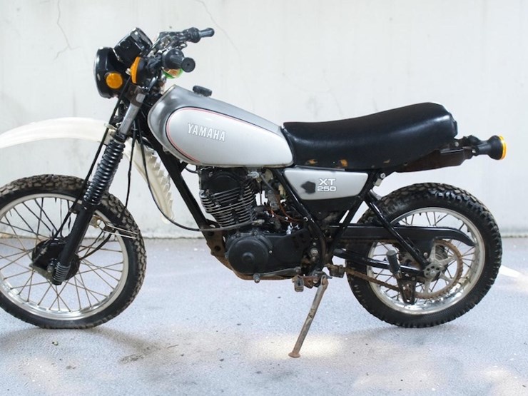 1981-yamaha-xt250-motorcycle-image-4
