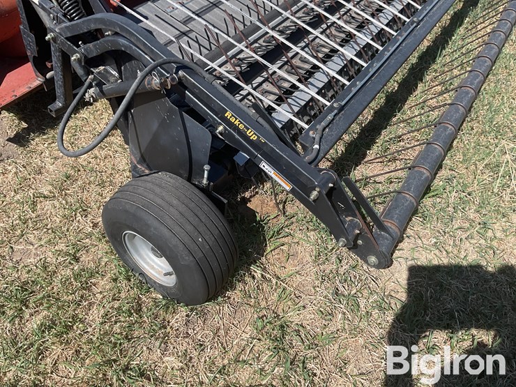 international-810-13-image-14