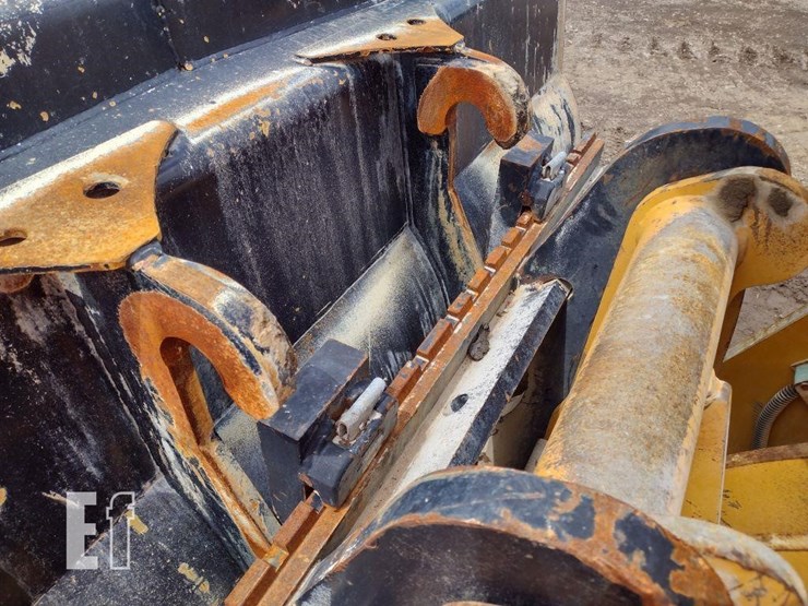 2015-caterpillar-914k-image-26