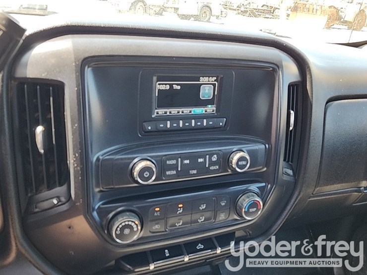 2016-chevrolet-silverado-3500hd-image-33