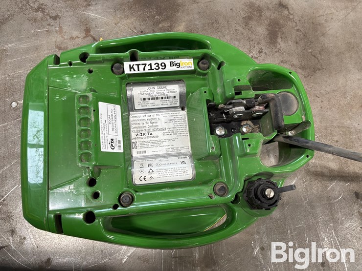 2025-john-deere-7500-image-9