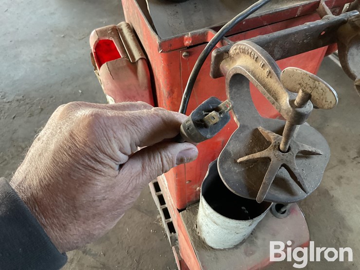 may-m62-b-tire-matic-tire-changer-image-20