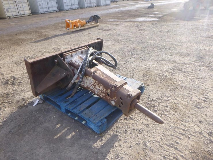 city-skid-steer-hydraulic-breaker-image-2