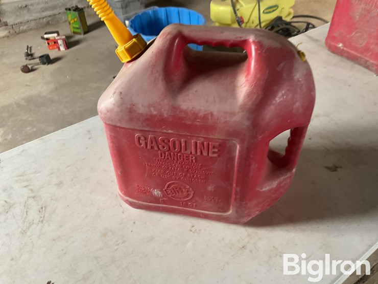 poly-fuel-cans-image-18