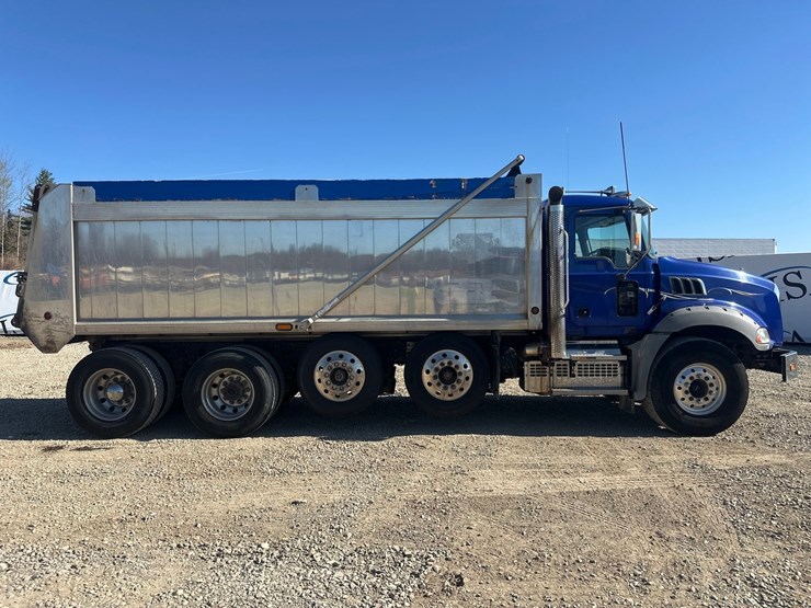 2019-massey-ferguson-8-image-6