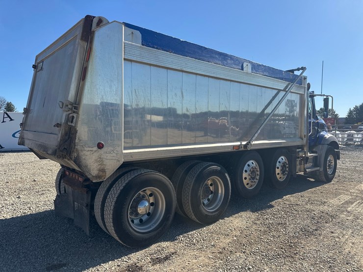 2019-massey-ferguson-8-image-5