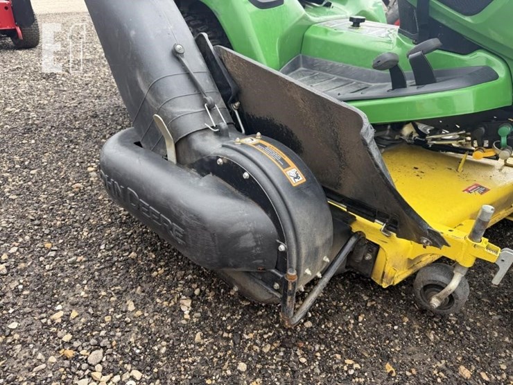 2017-john-deere-x738-image-12