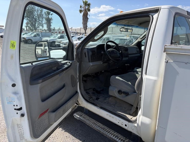 2006-ford-f450-image-13