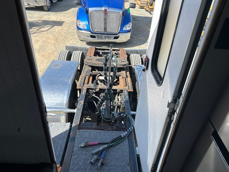 1999-kenworth-t600-image-104