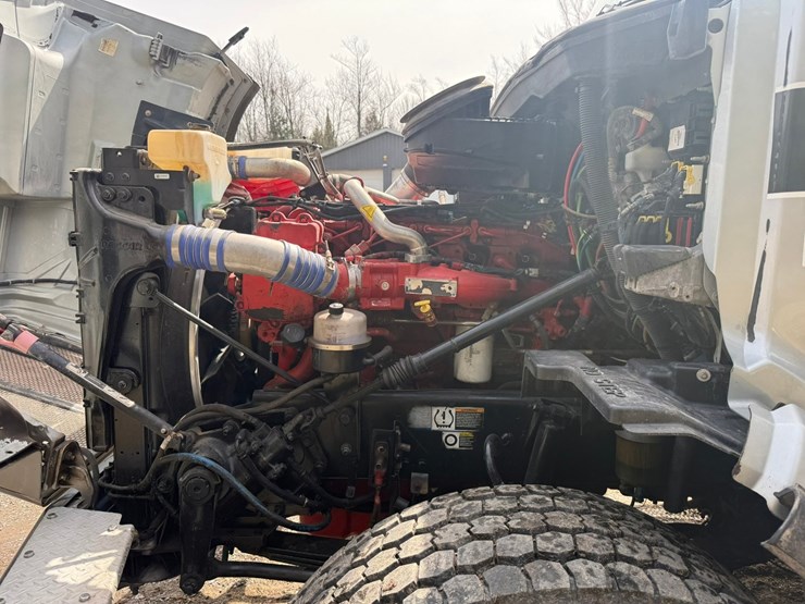 2015-peterbilt-579-image-9