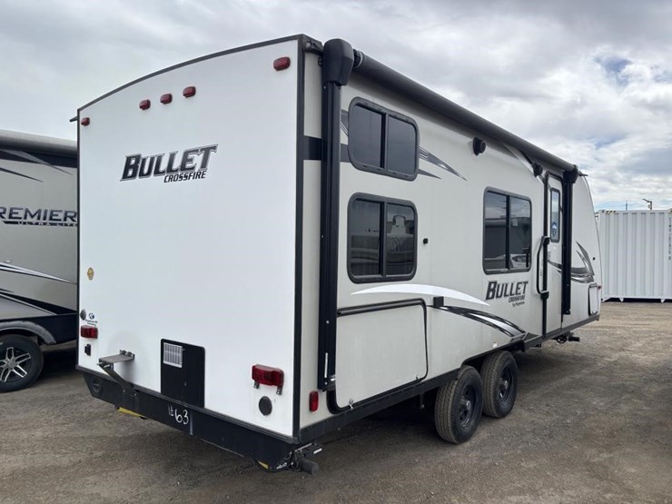 2020-bullet-bl2200bh20-travel-trailer-image-3