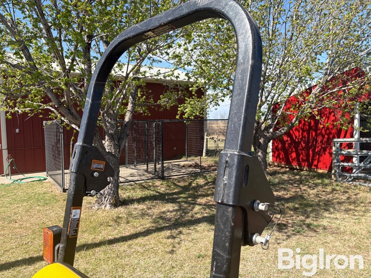 2013-john-deere-1025r-image-13