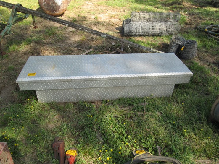 #45956-•-diamond-plate-toolbox-image-2