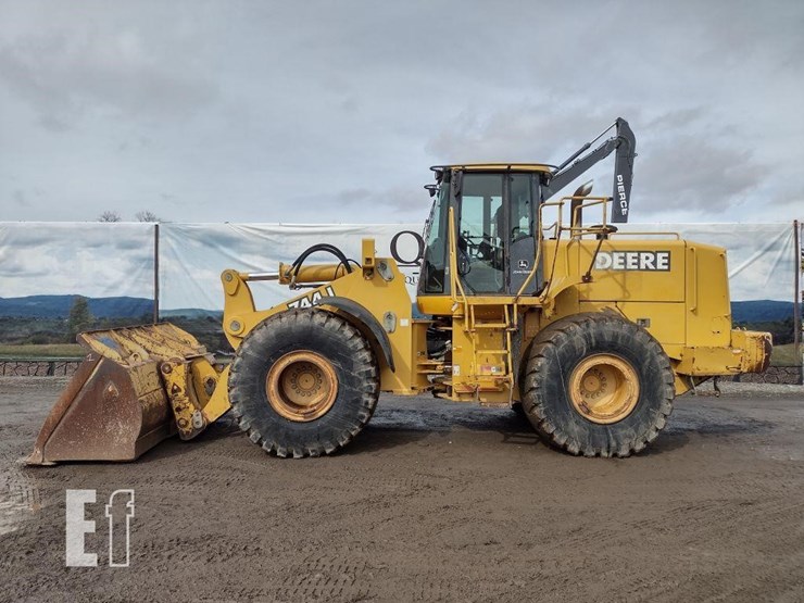 2003-deere-744j-image-1