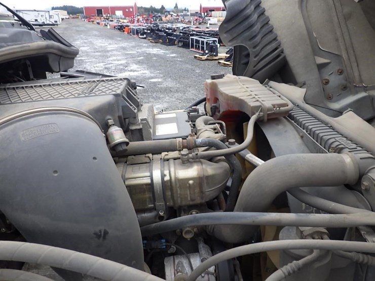 2012-freightliner-cascadia-125-image-78