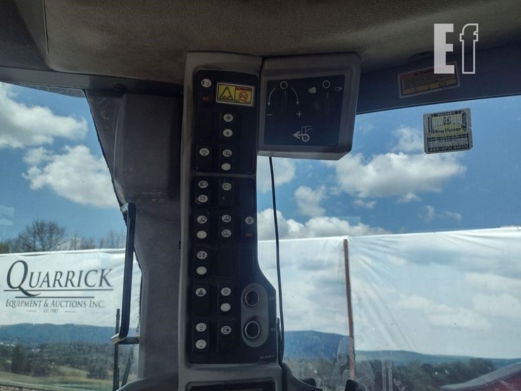 2010-caterpillar-120m-image-11