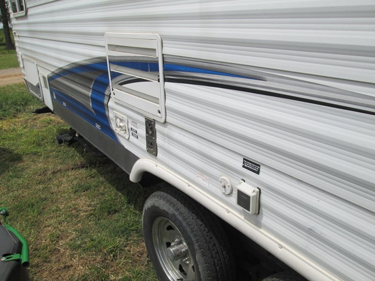 #36745-•-2011-forrest-river-stealth-24'-t/a-travel-trailer-4x4tsfw22bc009247-image-9