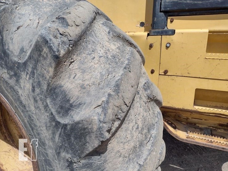 2011-caterpillar-525c-image-17