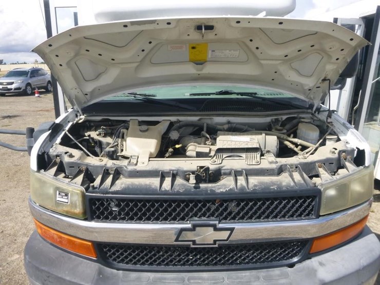 2009-chevrolet-3500-image-29