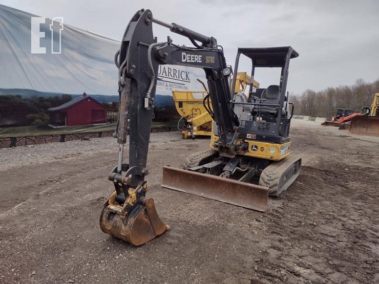 2020-deere-35g-image-42