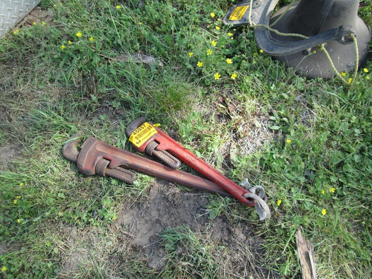 #45957-•-lot-of-(2)-pipe-wrenches-image-1