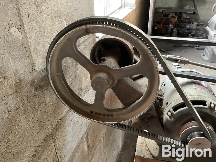 south-bend-model-a-9”-metal-lathe-image-7