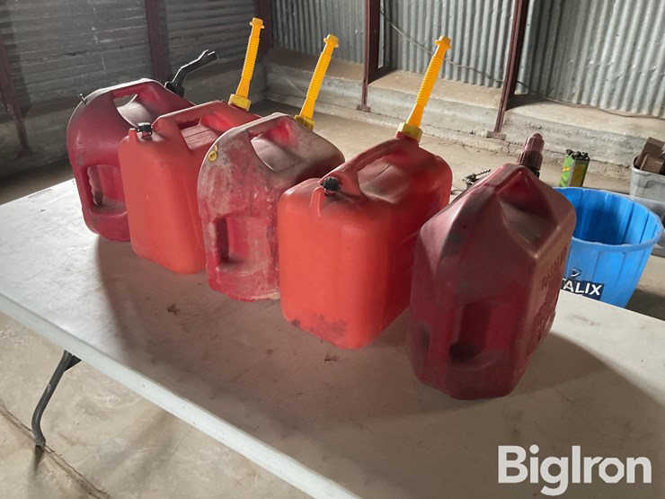 poly-fuel-cans-image-5