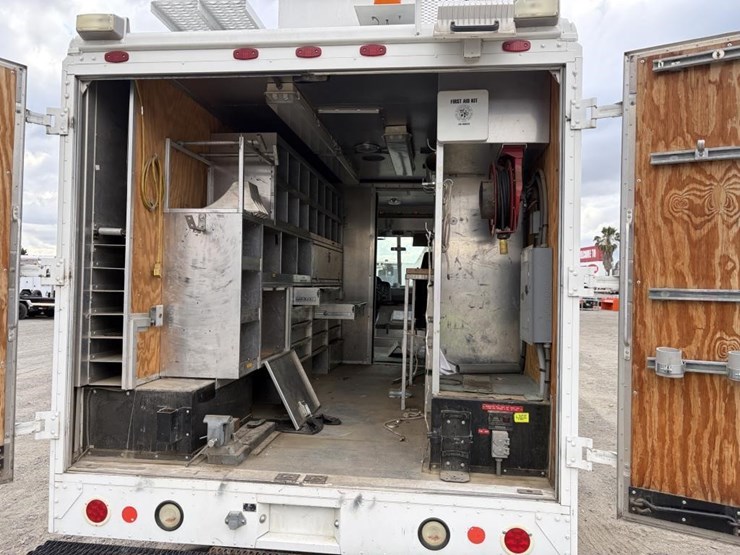 2008-utilimaster-workhorse-step-van-image-14