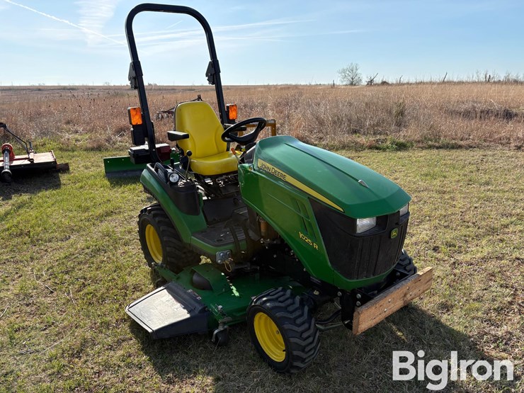 2013-john-deere-1025r-image-3