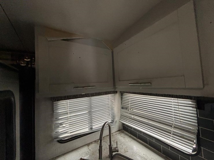 2020-premier-bl24rkpr20-travel-trailer-image-43