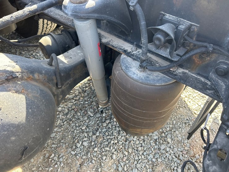 2018-kenworth-t680-image-31