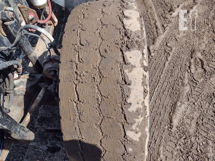 2012-freightliner-122sd-image-24