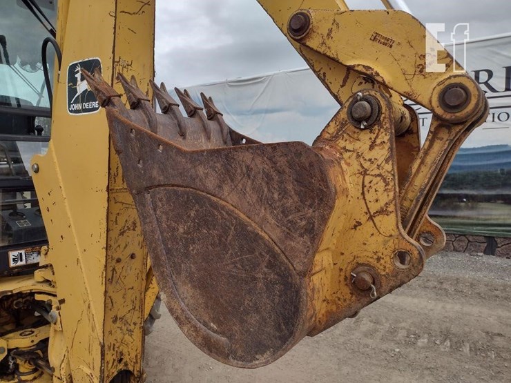 1995-deere-300d-image-35