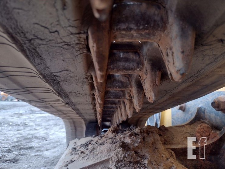 2020-deere-331g-image-14