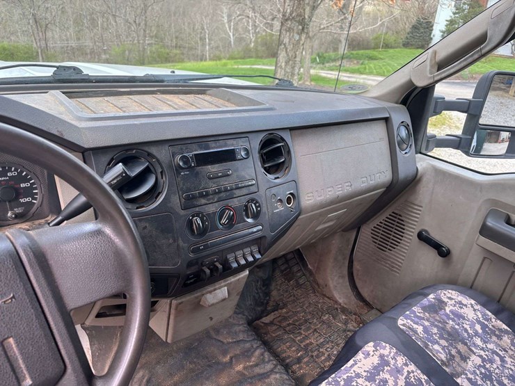 2008-ford-f550-image-23