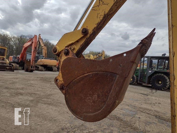 1995-deere-300d-image-33